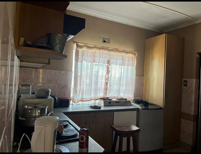 2 BEDROOM HOUSE FOR SALE IN GUGULETU